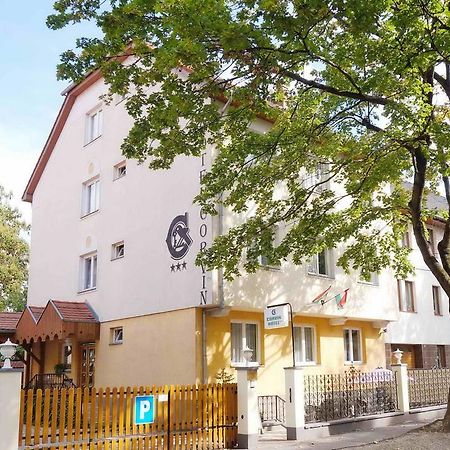 Corvin Hotel Győr Buitenkant foto