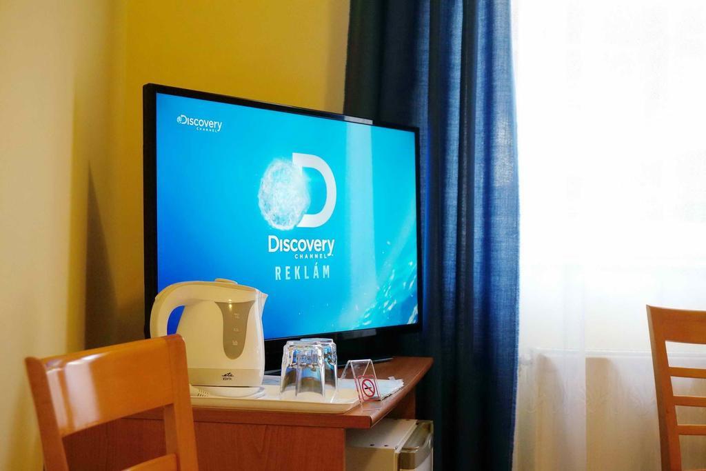Corvin Hotel Győr Buitenkant foto