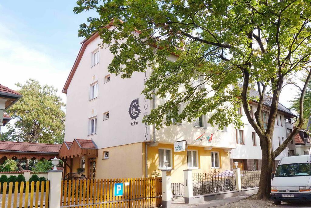 Corvin Hotel Győr Buitenkant foto