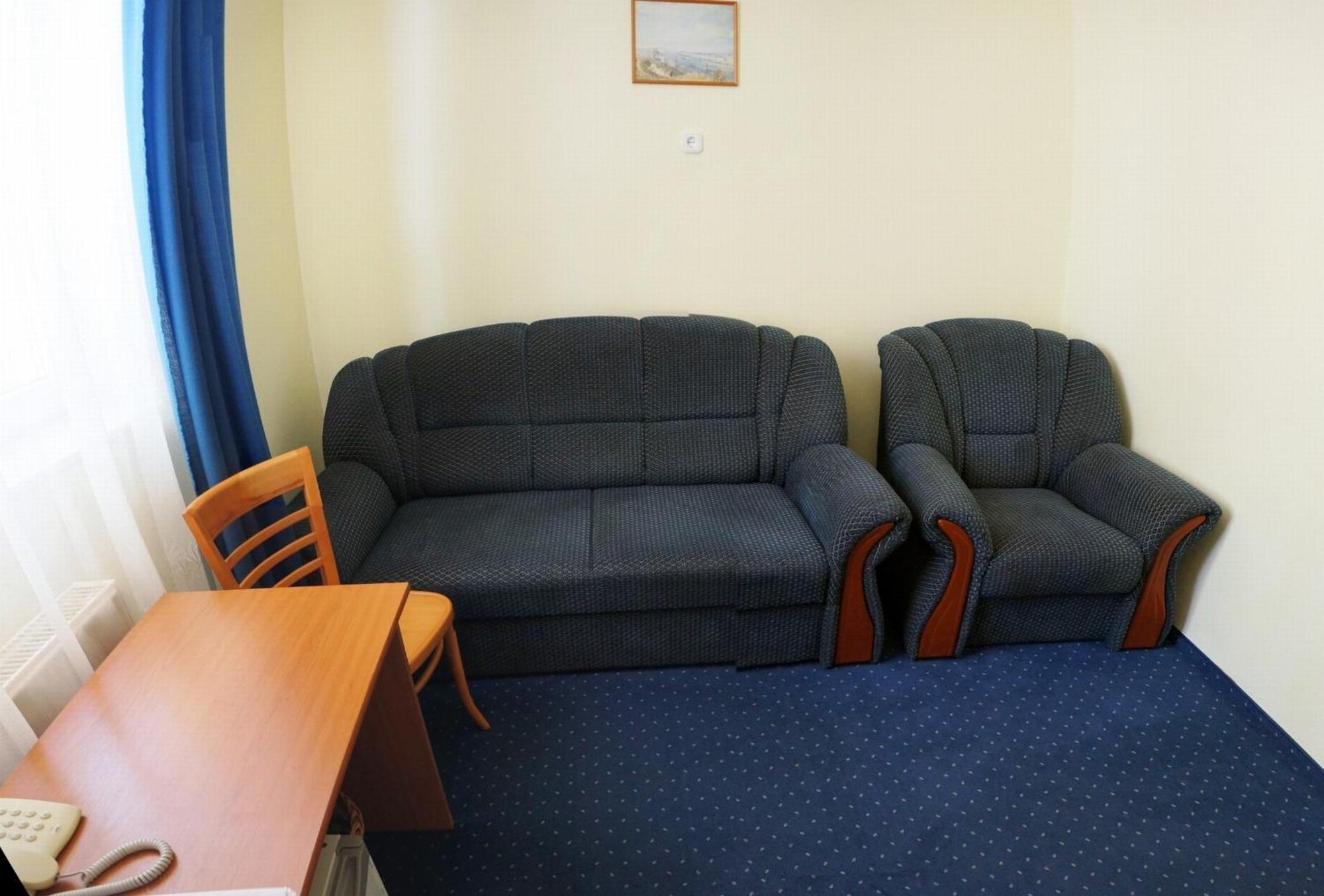 Corvin Hotel Győr Kamer foto